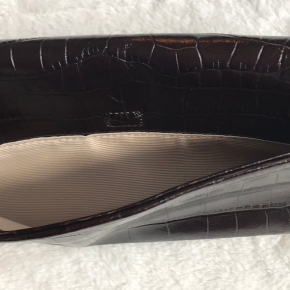 Ann Taylor Clutch - Picture 3 of 7